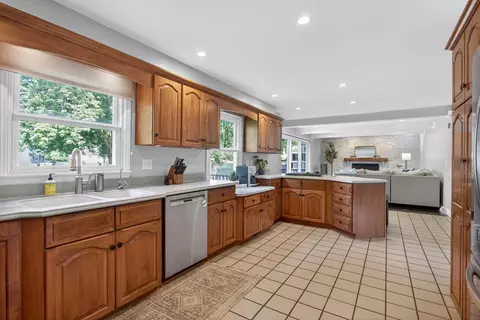Kitchen - 5912 Salabelle St, Jackson, MI 49201 photo 1 of 7
