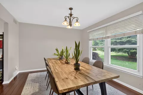 Dining - 5912 Salabelle St, Jackson, MI 49201 photo 4 of 4