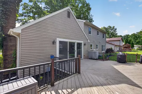 Exterior - 5912 Salabelle St, Jackson, MI 49201 photo 4 of 12