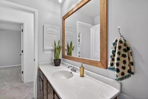 Bath - 5912 Salabelle St, Jackson, MI 49201 photo 4 of 4