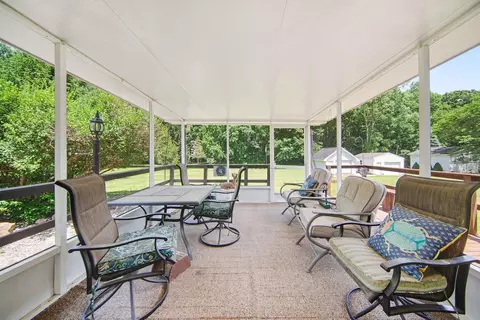 Exterior - 4555 Clinton Rd, Jackson, MI 49201 photo 5 of 10