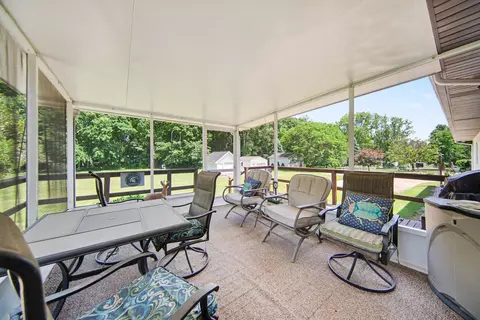 Exterior - 4555 Clinton Rd, Jackson, MI 49201 photo 4 of 10