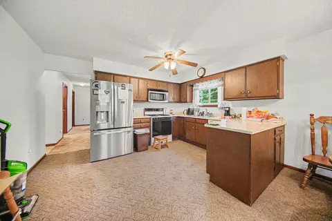 Kitchen - 4555 Clinton Rd, Jackson, MI 49201 photo 1 of 2