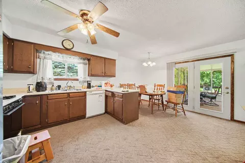 Kitchen - 4555 Clinton Rd, Jackson, MI 49201 photo 2 of 2