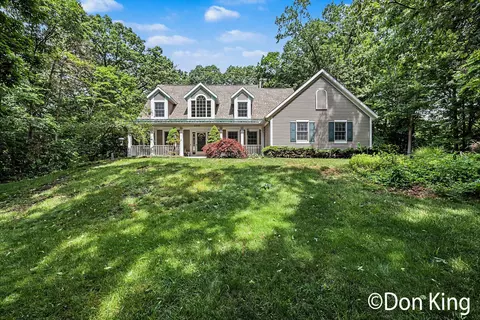 5395 Double Eagle Dr NE, Comstock Park, MI 49321