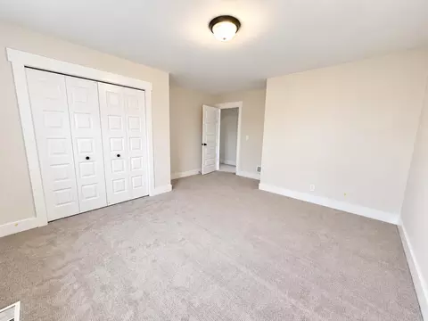 Bedroom - 3375 Eagle Peak Dr, Jenison, MI 49428 photo 3 of 4