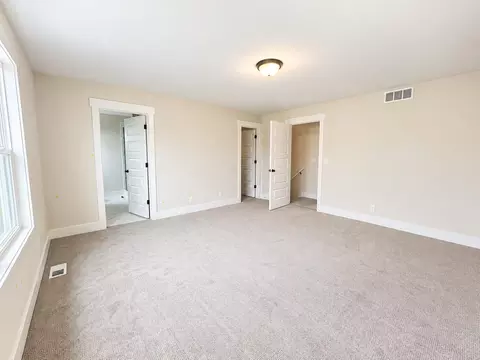 Bedroom - 3375 Eagle Peak Dr, Jenison, MI 49428 photo 2 of 4