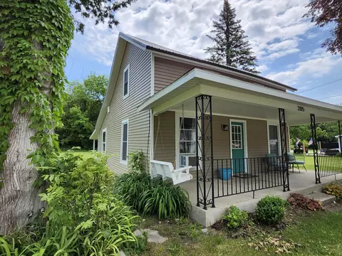 205 S Columbia Ave, Scottville, MI 49454