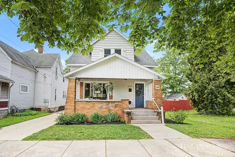 501 Emerald Ave NE, Grand Rapids, MI 49503