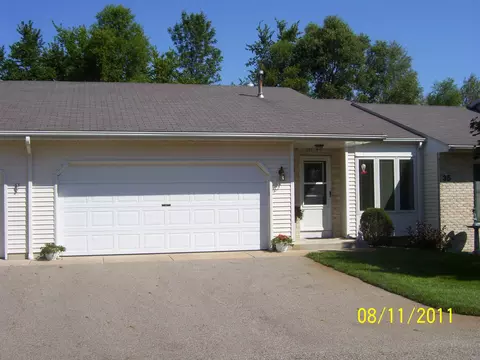 2823 SE Bridgeside Dr SE #35, Caledonia, MI 49316
