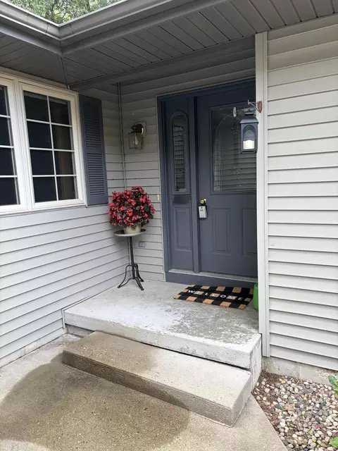 828 Highbanks Dr #21, Allegan, MI 49010