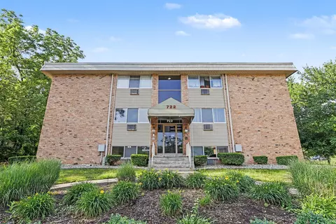 722 W Kilgore Rd #102, Kalamazoo, MI 49008
