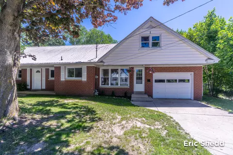 222 East Ave, Fremont, MI 49412