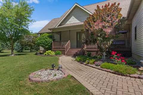 1016 Lukesport Rd, Quincy, MI 49082