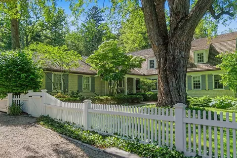 540 Rock Creek Dr, Ann Arbor, MI 48104