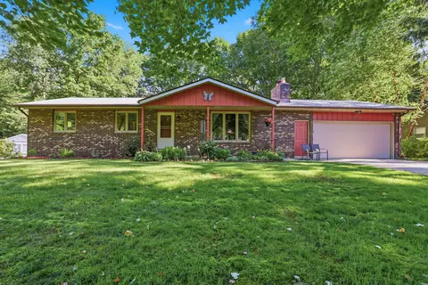 15915 Ryan Dr, Holland, MI 49424
