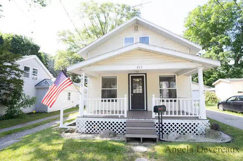215 W Montcalm St, Greenville, MI 48838