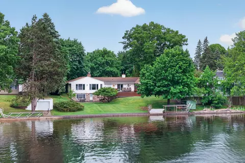 1020 Sunnyside Dr, Cadillac, MI 49601