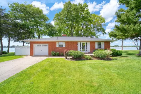 188 Hawthorne Dr, Brooklyn, MI 49230