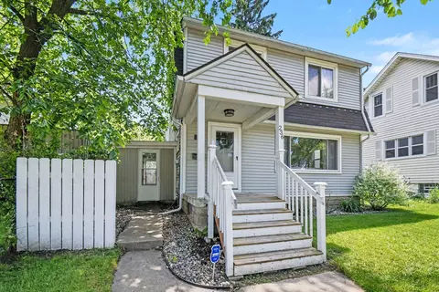236 Dean St NE, Grand Rapids, MI 49505