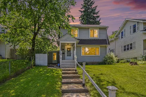 236 Dean St NE, Grand Rapids, MI 49505