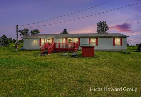 6944 S Saddler Rd, Chase, MI 49623