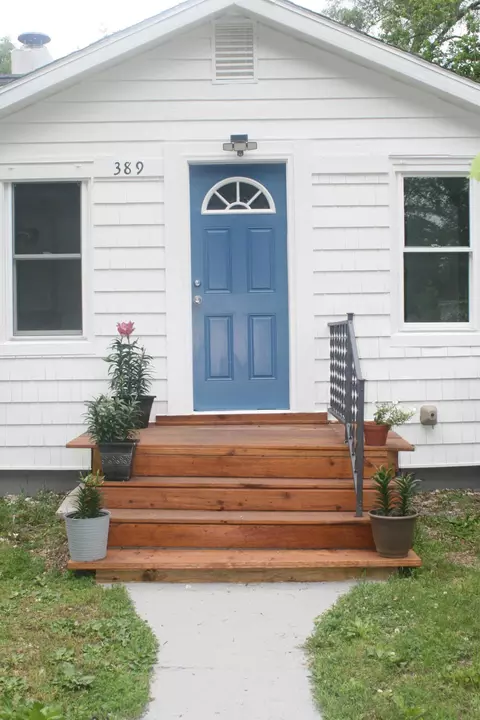 389 Parker Ave, Benton Harbor, MI 49022