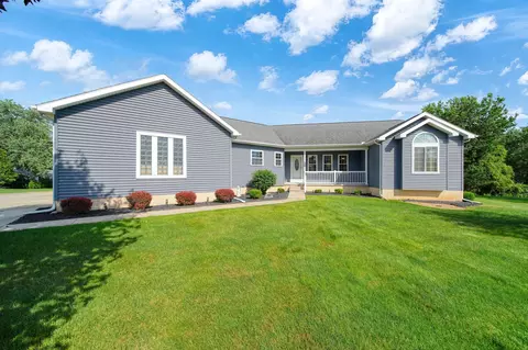 149 Hawthorne Dr, Brooklyn, MI 49230