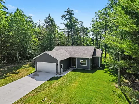 4410 N Pine Ave, Mears, MI 49436