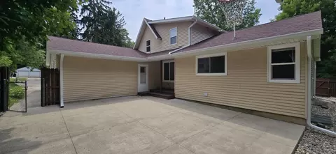Exterior - 211 Forest St, Marshall, MI 49068 photo 2 of 10
