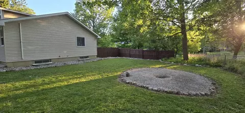 Exterior - 211 Forest St, Marshall, MI 49068 photo 8 of 10