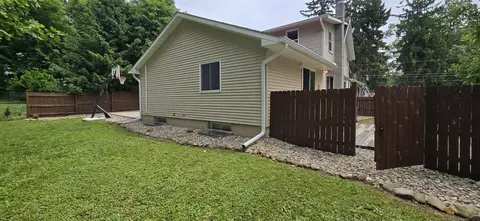 Exterior - 211 Forest St, Marshall, MI 49068 photo 3 of 10