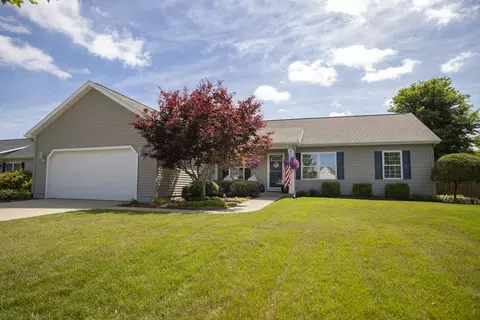 1109 Meadowsweet Ln, Vicksburg, MI 49097