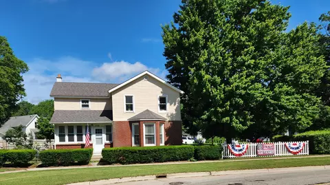315 N Main St, Allegan, MI 49010