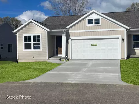 1591 N Village Cir, Kalamazoo, MI 49009
