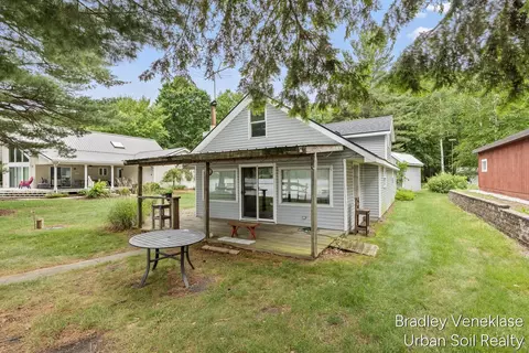 12452 S Sand Beach Dr, Grant, MI 49327
