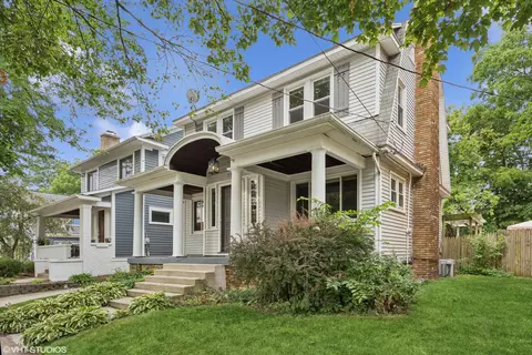 715 Gladstone Dr SE, East Grand Rapids, MI 49506