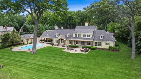 329 W Circle Dr, North Muskegon, MI 49445