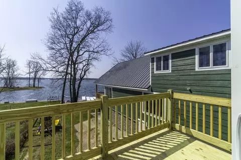 1064 Bayview Dr, Coldwater, MI 49036