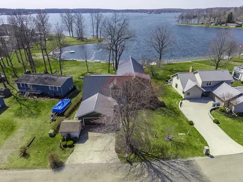 1064 Bayview Dr, Coldwater, MI 49036