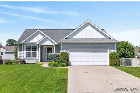 3933 Spruce Ln, Holland, MI 49424