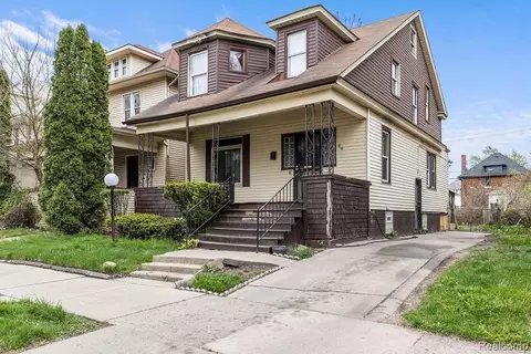 49 Richton St, Highland Park, MI 48203