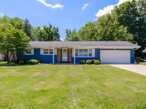 600 N Drive Dr E, Marshall, MI 49068