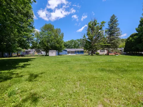 Exterior - 600 N Drive Dr E, Marshall, MI 49068 photo 12 of 14