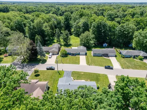 View/Area - 600 N Drive Dr E, Marshall, MI 49068 photo 3 of 8
