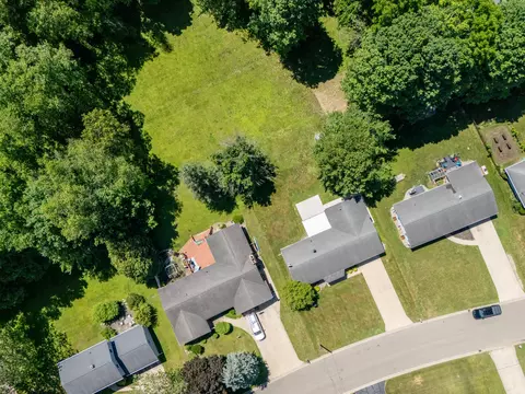 View/Area - 600 N Drive Dr E, Marshall, MI 49068 photo 4 of 8