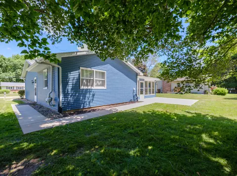 Exterior - 600 N Drive Dr E, Marshall, MI 49068 photo 10 of 14