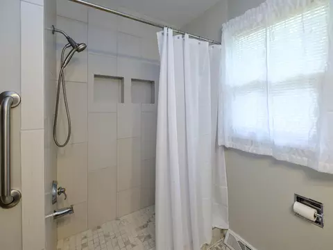 Bath - 600 N Drive Dr E, Marshall, MI 49068 photo 3 of 3