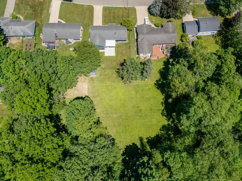 View/Area - 600 N Drive Dr E, Marshall, MI 49068 photo 5 of 8