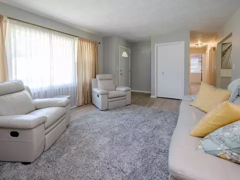 Living - 600 N Drive Dr E, Marshall, MI 49068 photo 1 of 5